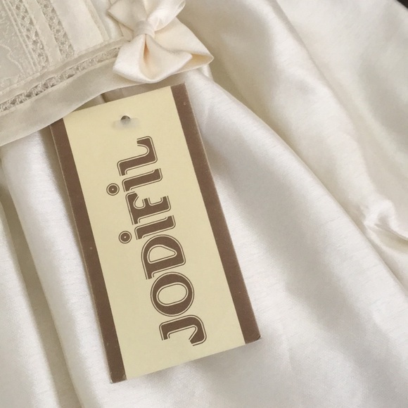 New with tags 2T ton3T dress - Picture 2 of 6